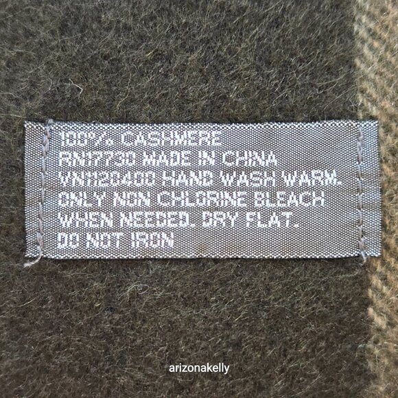 NWOT Cashmere Scarf Dark Green Plaid - Picture 3 of 13